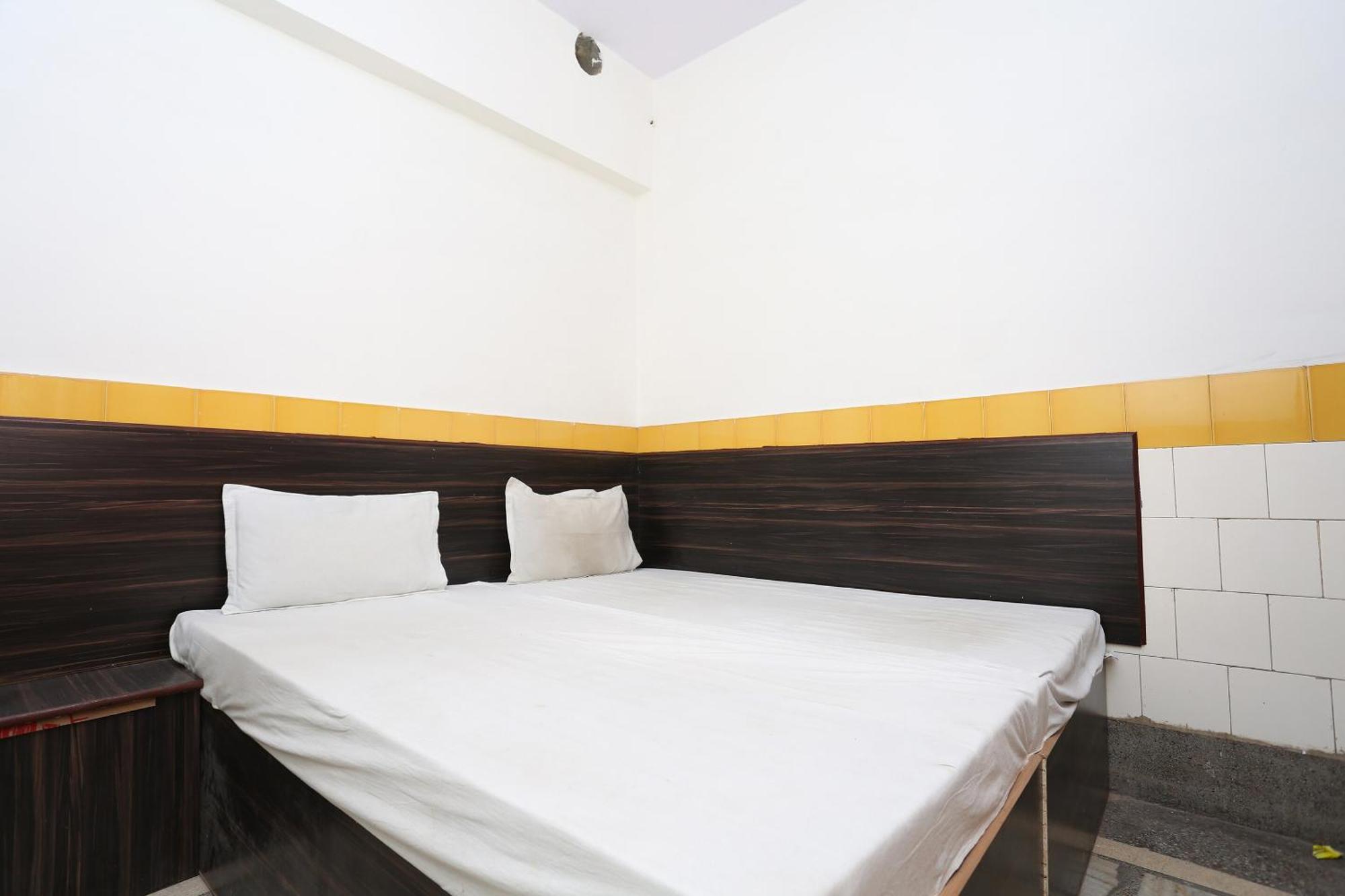 Alīgarh Spot On Hotel Anand Bhawan מראה חיצוני תמונה